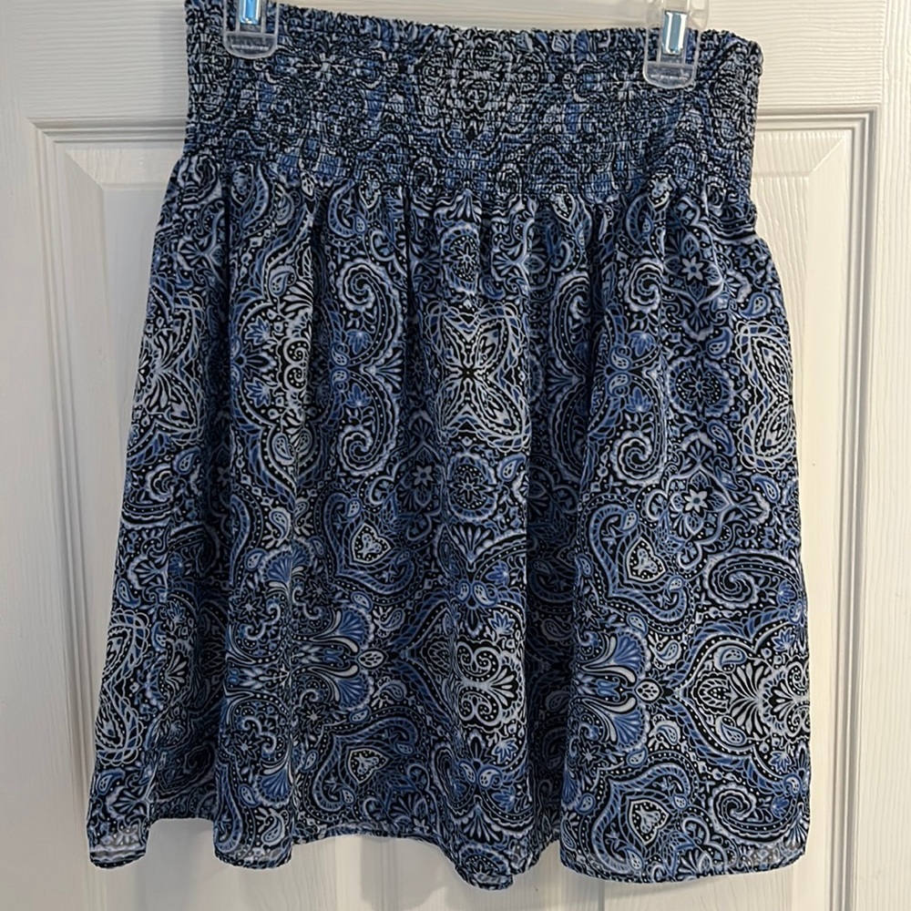 White House Black Market Blue Paisley Smocked Waist Mini Skirt